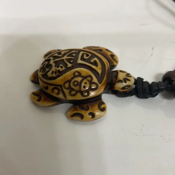 Adjustable turtle necklace - Picture 3 of 5